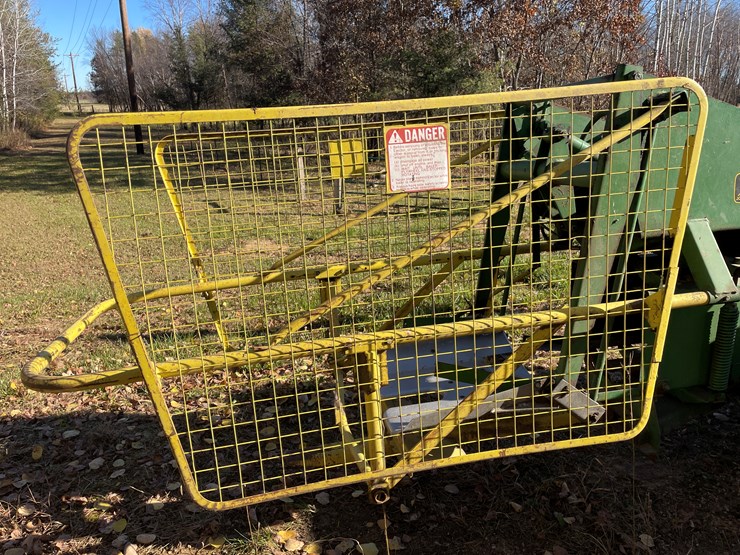 john-deere-336-image-22