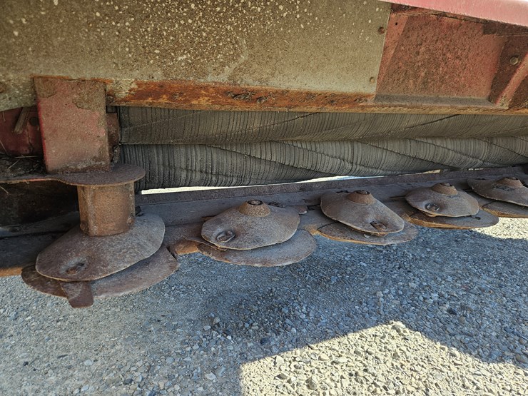 2005-new-idea-5209-image-4