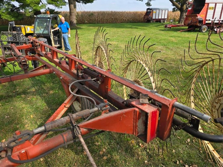 hesston-3982-image-6