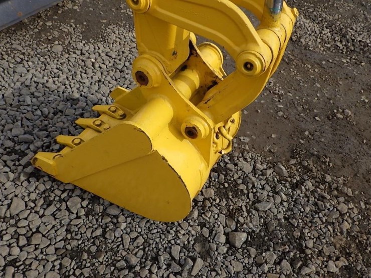 komatsu-pc28-image-8