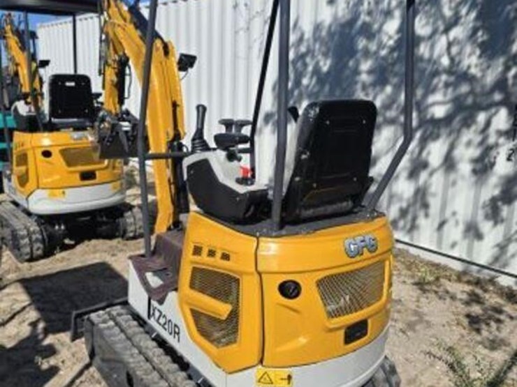 cfg-mini-excavator-xz20r-w-hydraulic-thumb-image-4