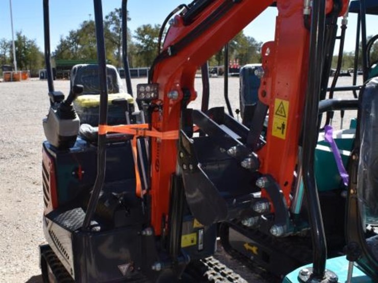 cfg-mx15rx-mini-excavator-(serial-#-mx15rx2025x002074)-(k)-image-2