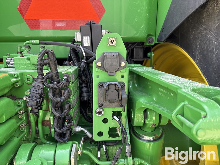 2011-john-deere-8310r-image-12