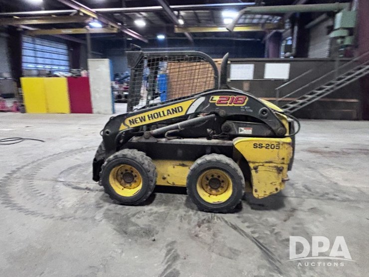 2011-new-holland-l218-image-9