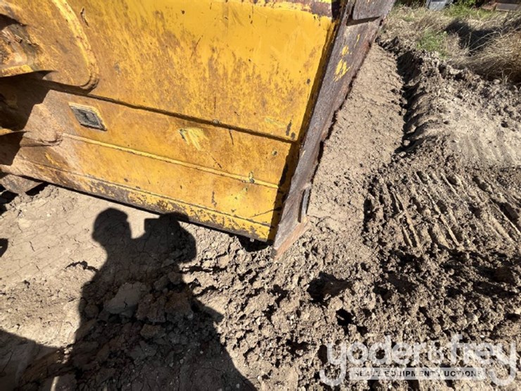 2023-komatsu-d61pxi-24-image-18