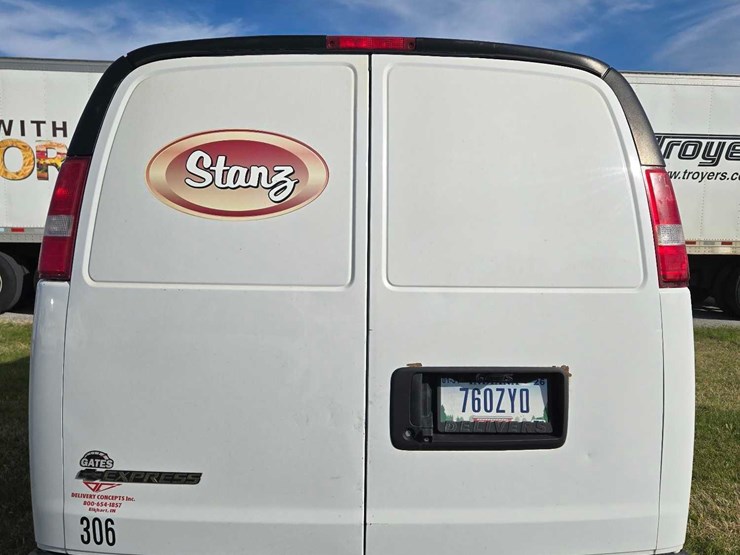 2017-chevrolet-express-g3500-image-4