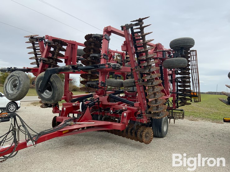 2012-case-ih-330-image-1