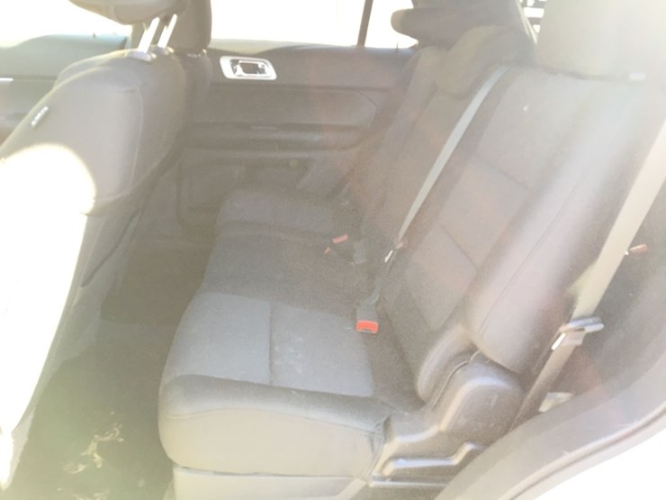 2013-ford-explorer-xlt-image-11