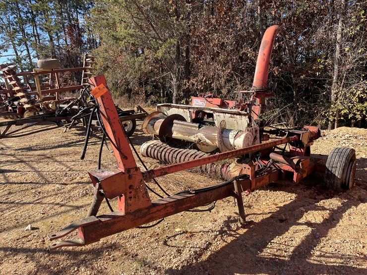 #5920-•-heston-chopper-with-hay-head-image-1