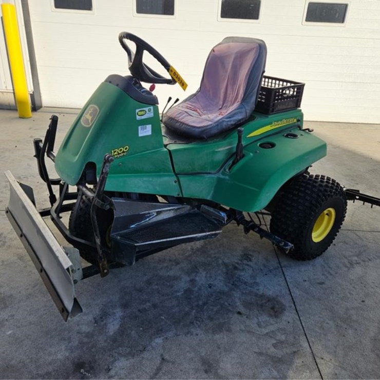 #3039 • John Deere 1200H Sand Trap Rake