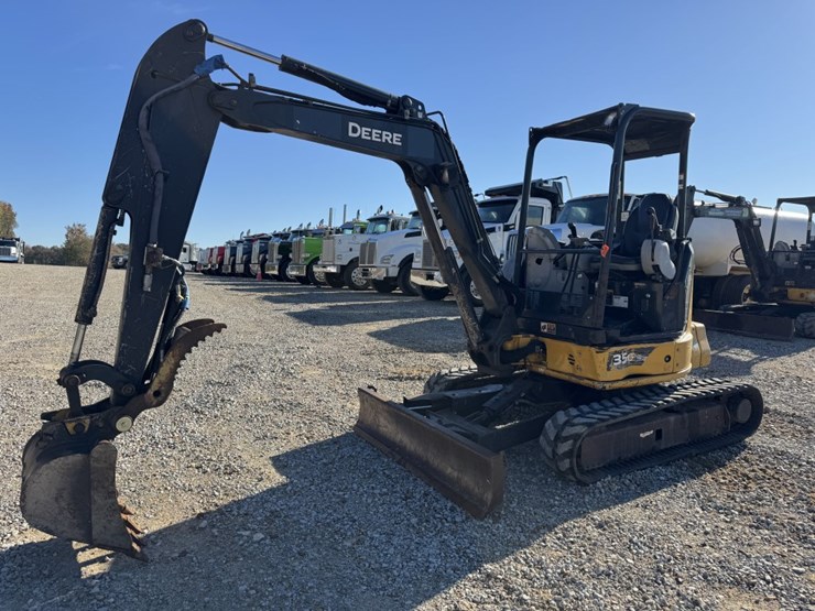 2021-deere-35g-image-5