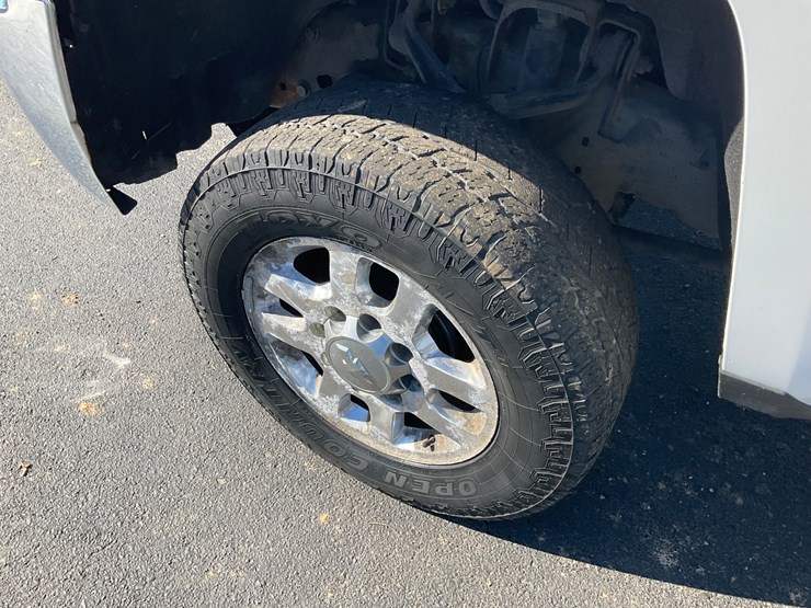 2015-chevrolet-silverado-image-12