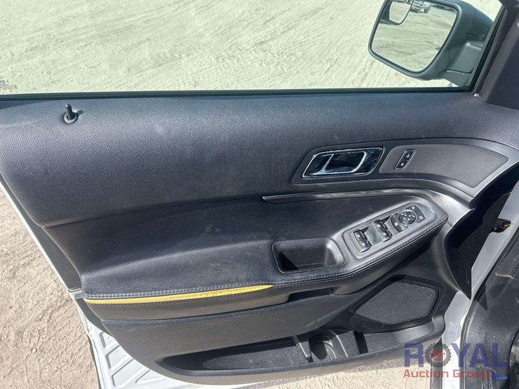 2017-ford-explorer-image-10