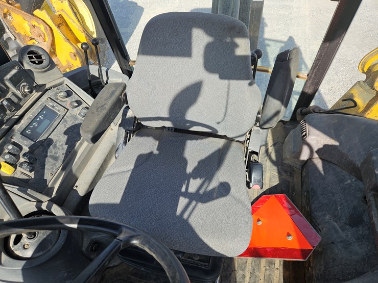 2007-deere-410j-image-17