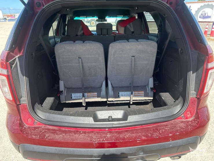 2014-ford-explorer-image-35