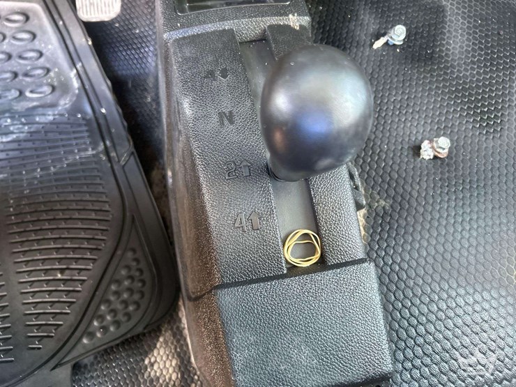 2012-chevrolet-silverado-2500hd-image-16