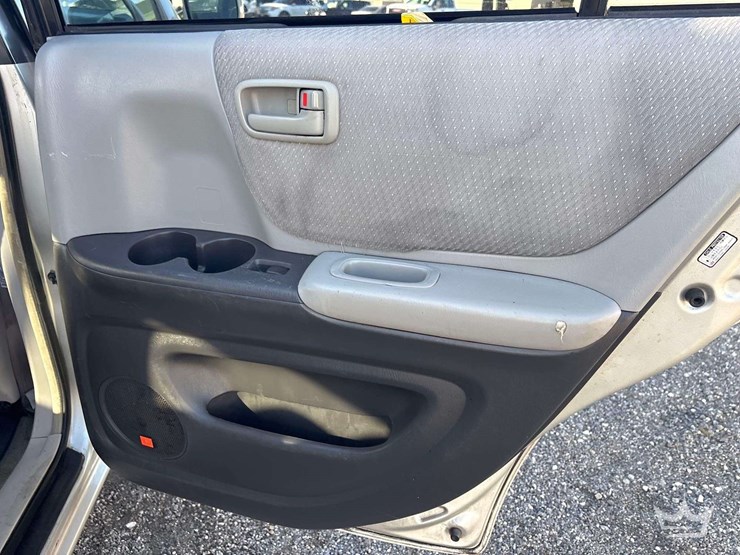 2005-toyota-highlander-image-22