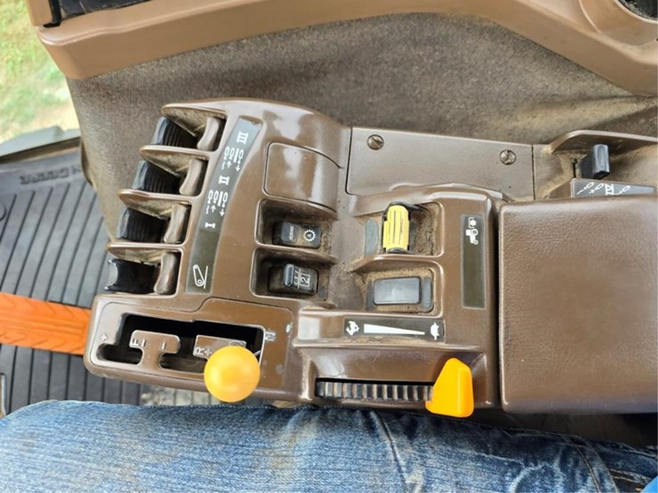 john-deere-8330-image-38