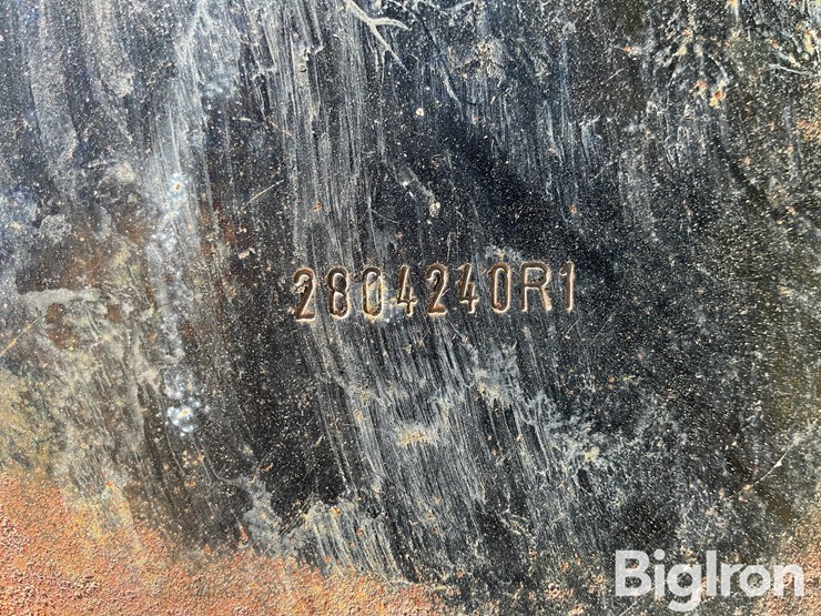 john-deere-230-image-17