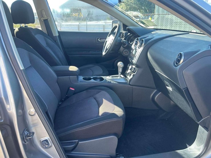 2013-nissan-rouge-suv-image-20