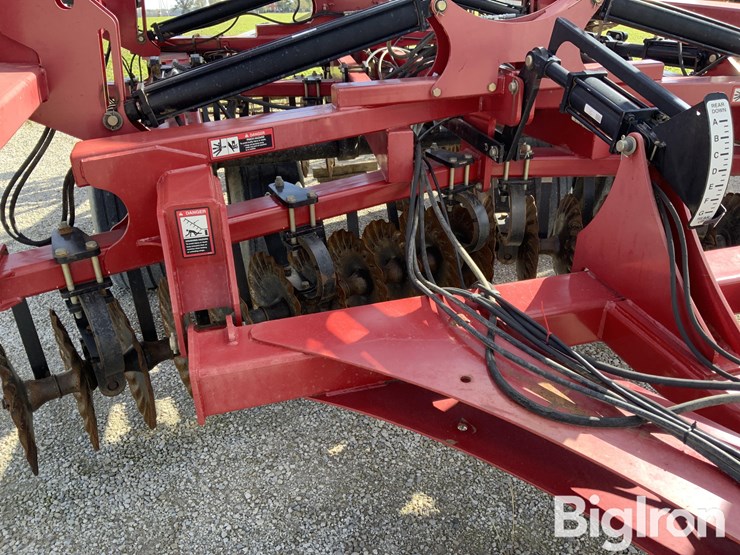 2012-case-ih-330-image-19