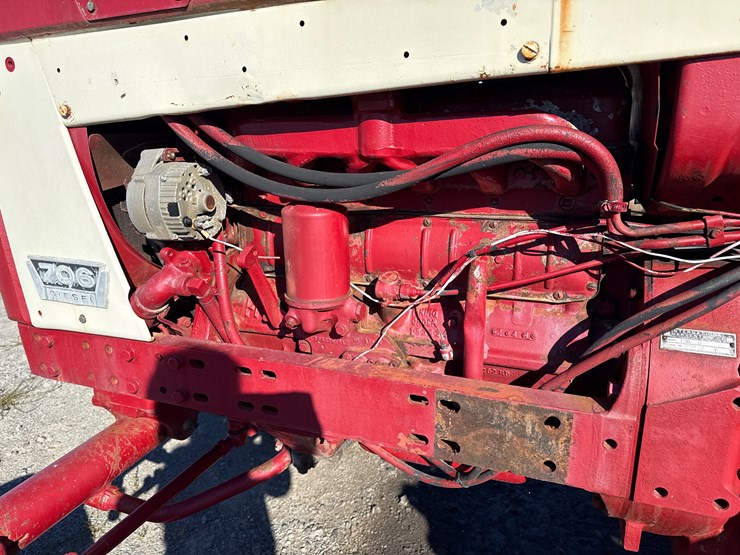 1965-international-706-image-21