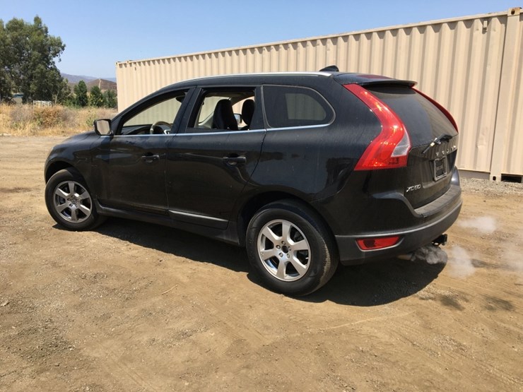 2012-volvo-xc60-image-4