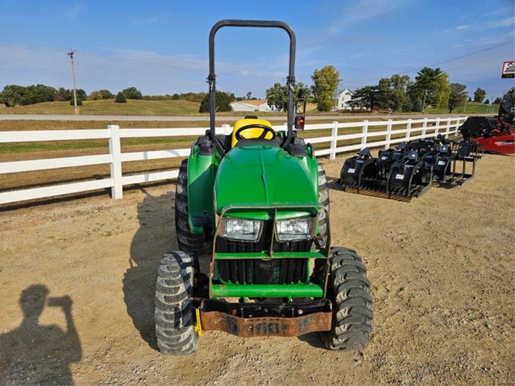 john-deere-3038e-image-8