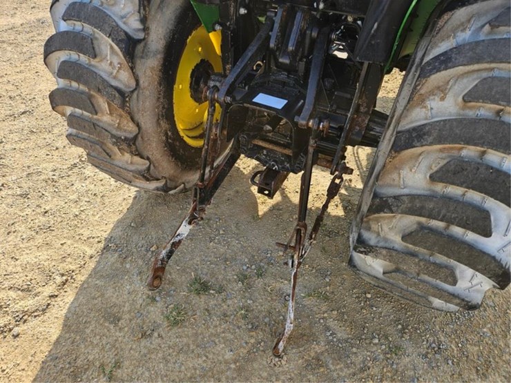 john-deere-3038e-image-11