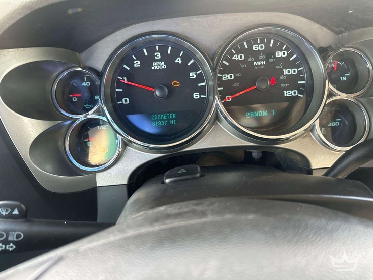 2012-chevrolet-silverado-2500hd-image-12