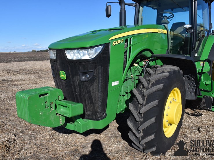 2013-john-deere-8235r-image-9