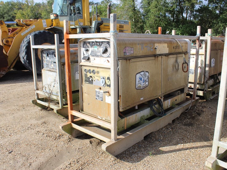 #2557-•-lincoln-sa-400-welder-|-parts-or-repair-image-1