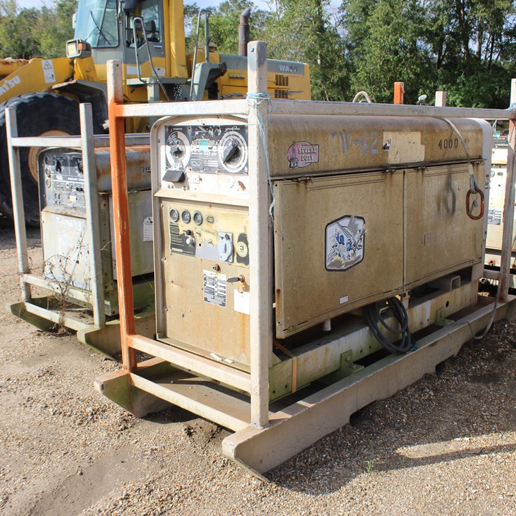 #2557 • LINCOLN SA-400 WELDER | PARTS OR REPAIR