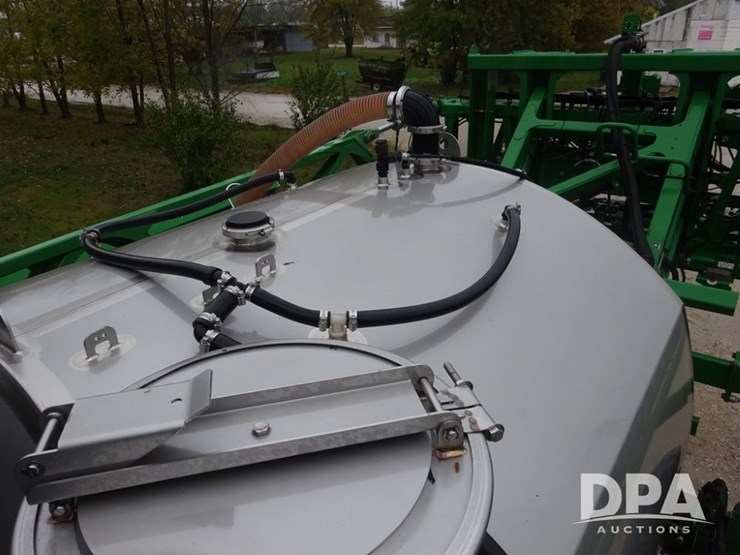 2015-john-deere-r4038-image-109