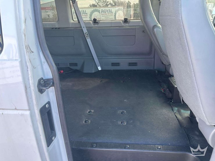 2003-ford-e250-image-23