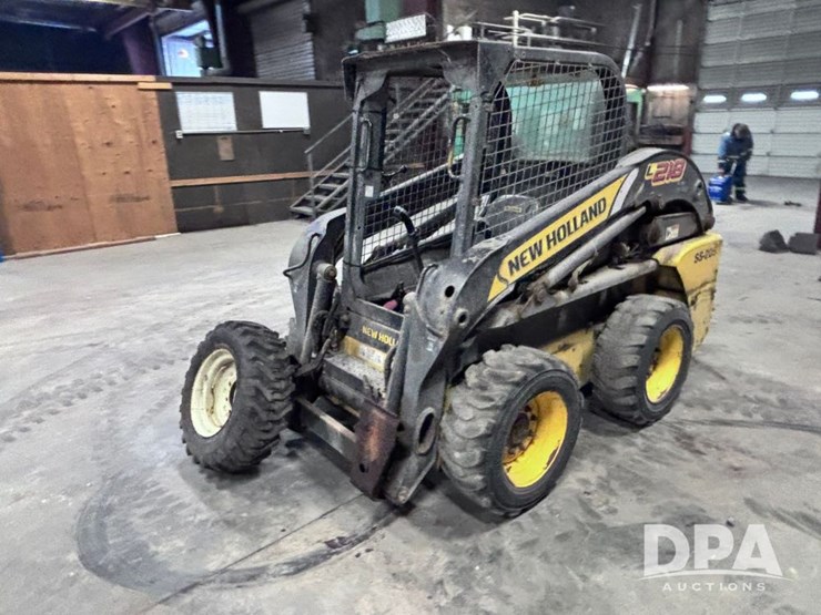 2011-new-holland-l218-image-11