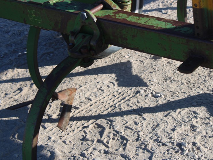 john-deere-100-image-12