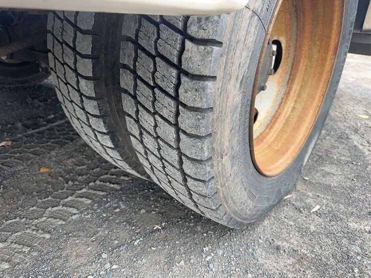 2016-ford-f550-xl-image-10