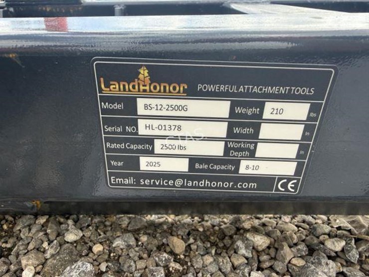 #77-•-skid-steer-bale-spears---model:-bs-12-2500g-image-4