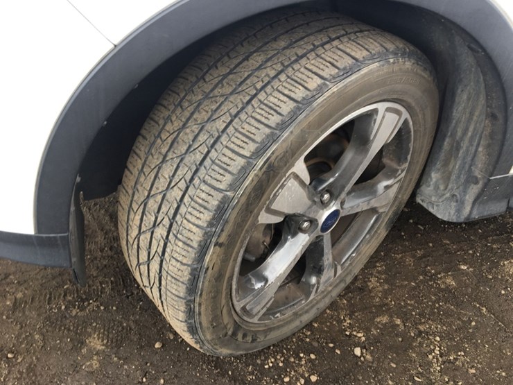 2017-ford-escape-se-image-13