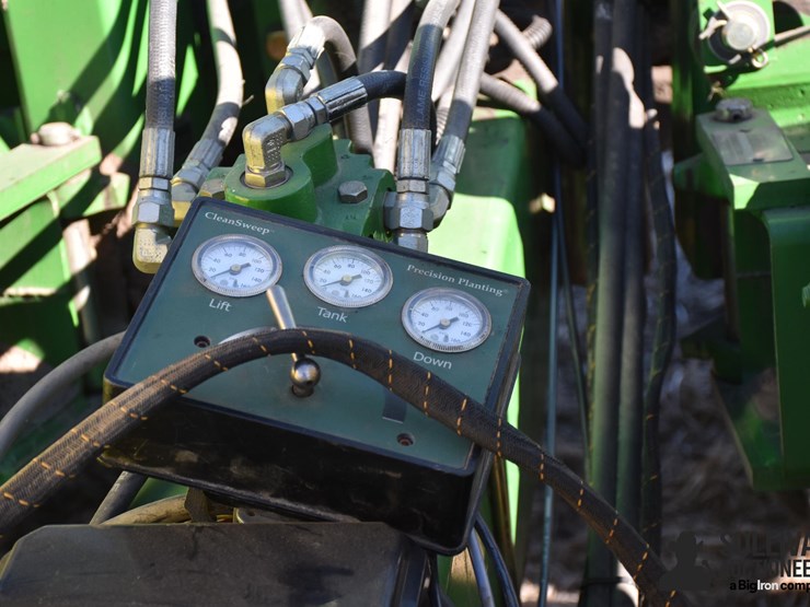 john-deere-1760-image-14