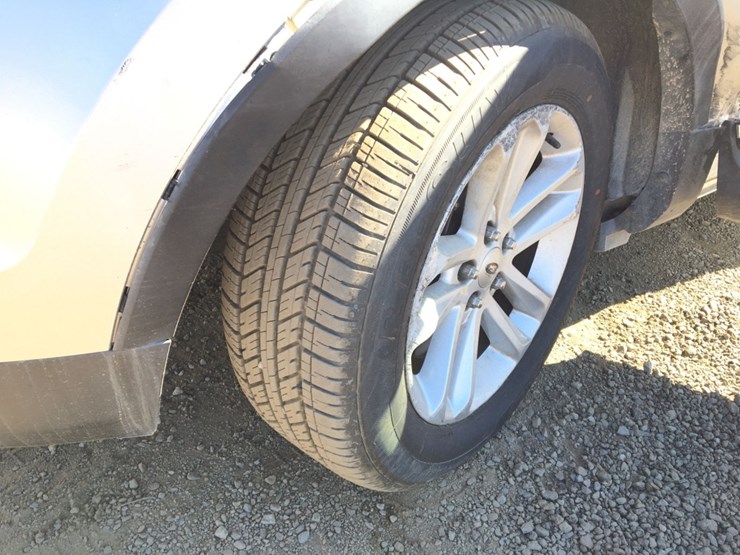 2013-ford-explorer-xlt-image-14