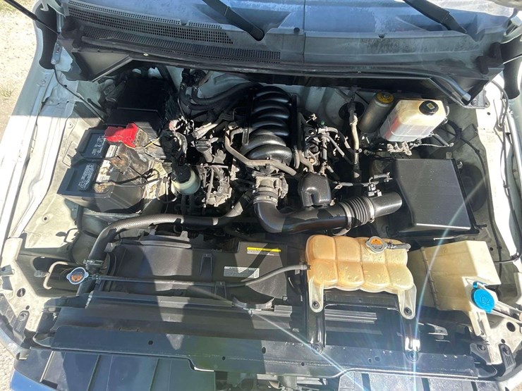 2012-nissan-nv2500hd-image-7