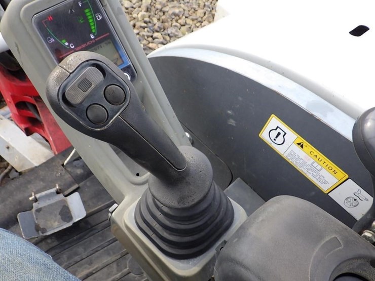 takeuchi-tb260-image-27