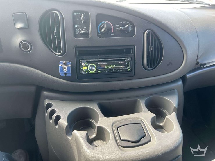 2003-ford-e250-image-15