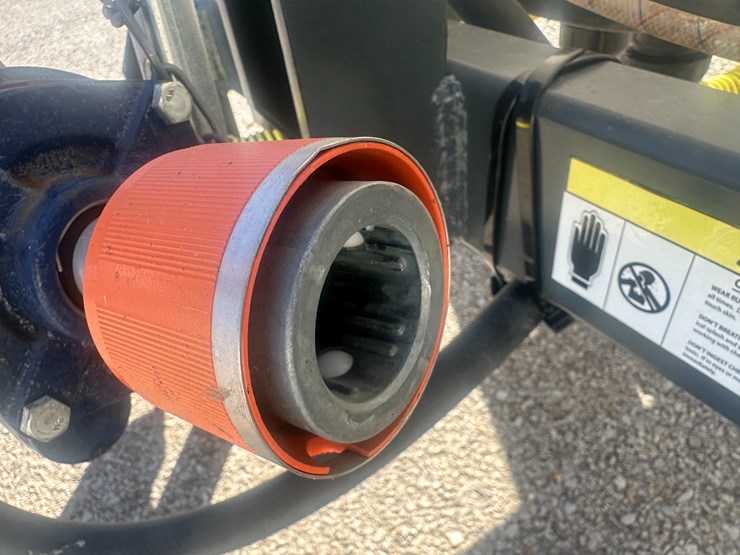 caterpillar-12-image-11