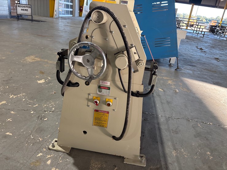 #2752-•-2019-baileigh-hydraulic-plate-roller-image-5