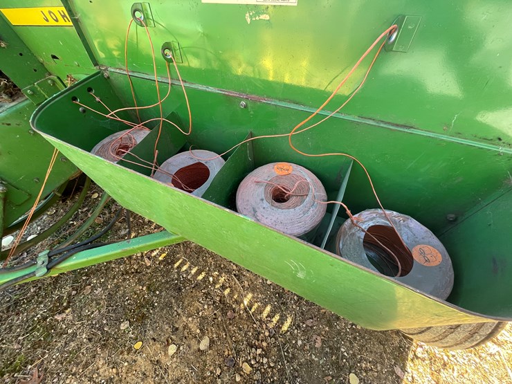 john-deere-336-image-15