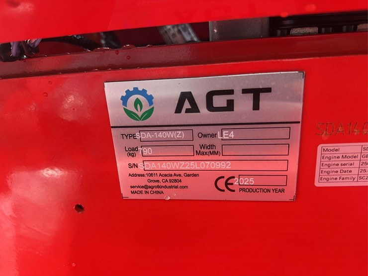 2025-agt-sda-140wz-compact-wheel-loader-image-7