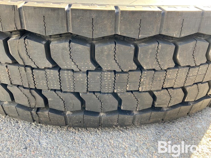 truck/trailer-tires-image-16